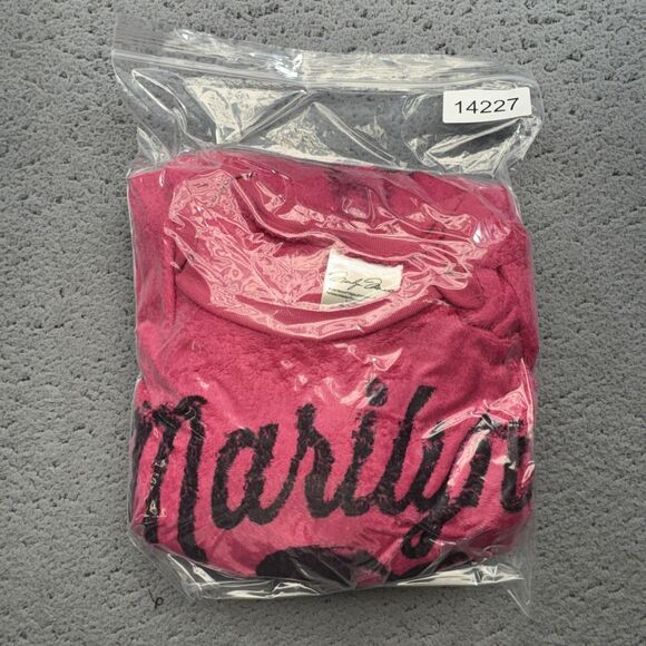 Marilyn Monroe Sweatshirt Womens Medium Pink Fuzzy Fleece Graphic Norma Sweater - Picture 8 of 8